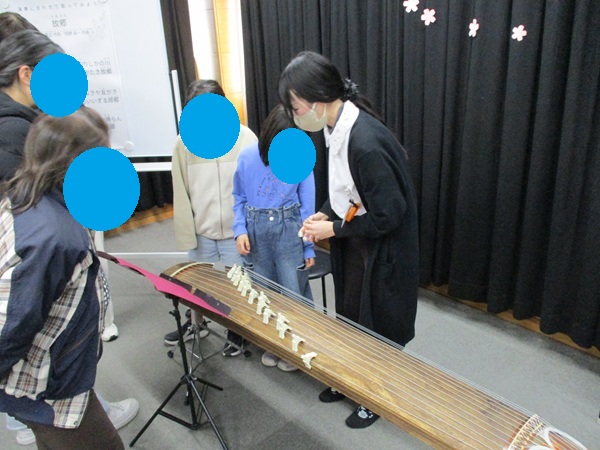 春のお琴演奏会の様子