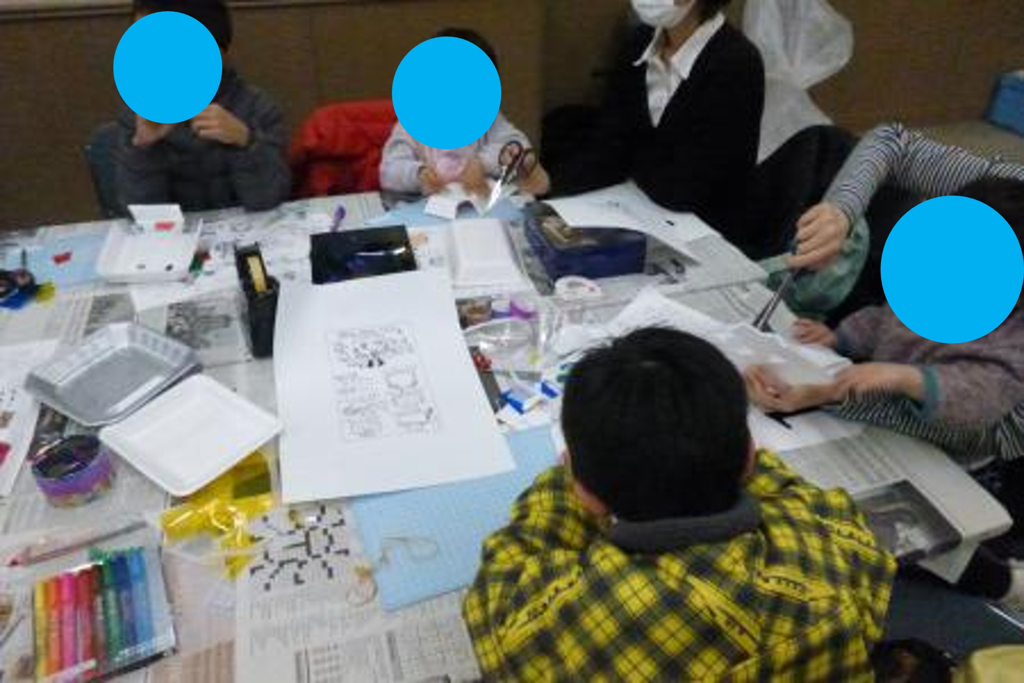 「にじのたまご」を製作中