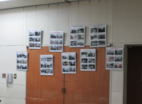 かつての駅舎や商店街の様子を写した写真パネル かつての駅舎や商店街の様子を写した写真パネル