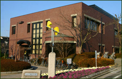 稲荷山図書館