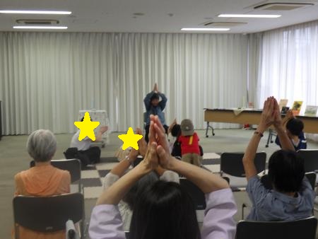 手あそびの様子