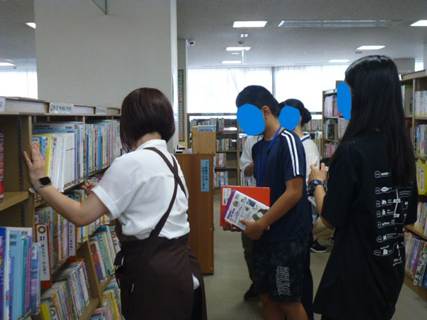 司書体験の様子1