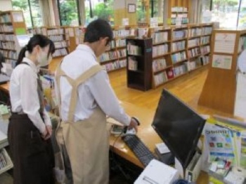 カウンター研修の様子