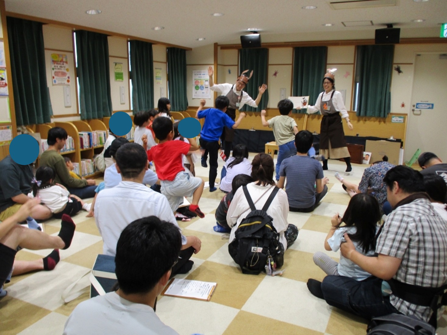 ムシといっしょにおはなし会のようす.jpg ムシといっしょにおはなし会のようす.jpg
